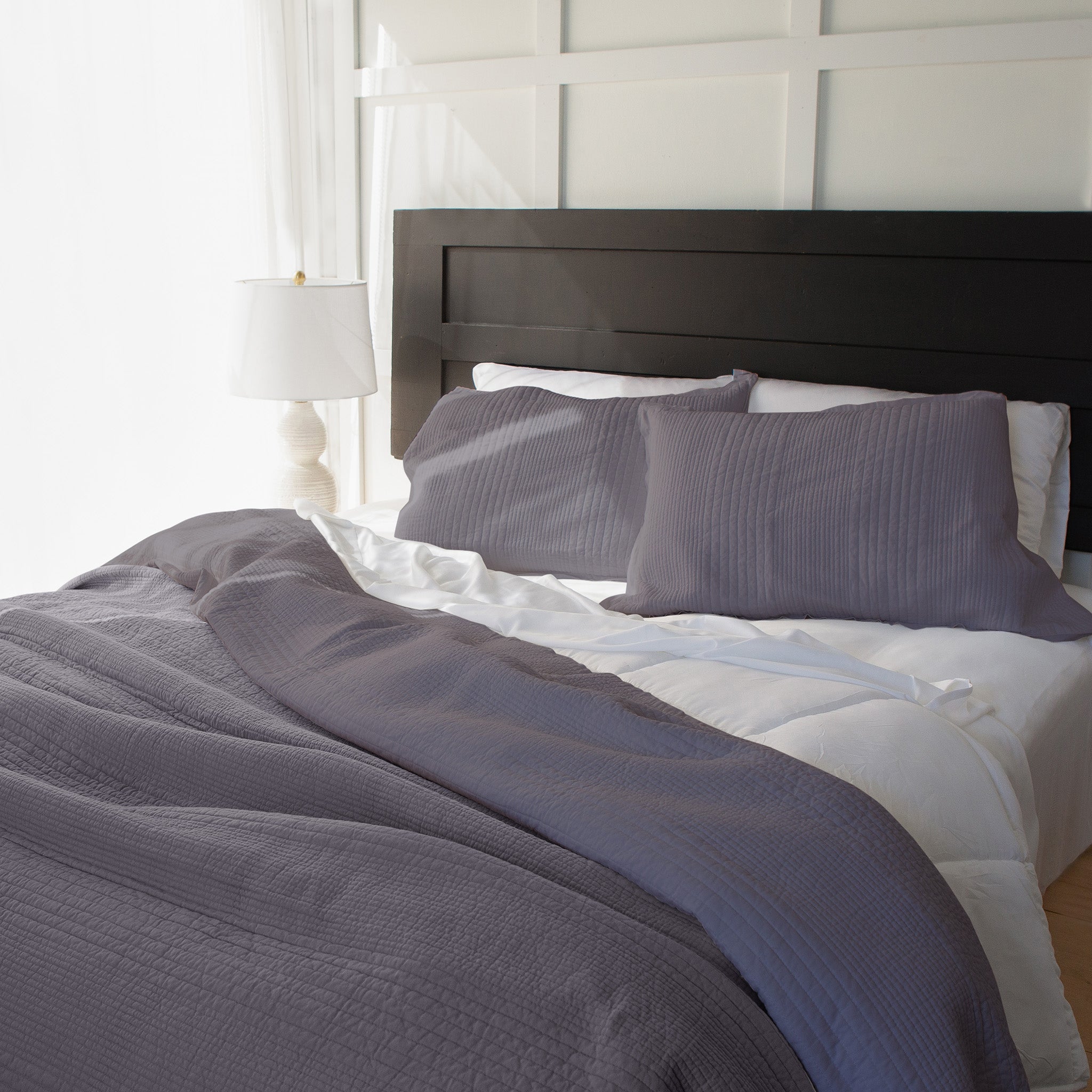 Longaberger 7-Piece Bedding Set - Smoke Quilt with White Sheet Set - 图片 2