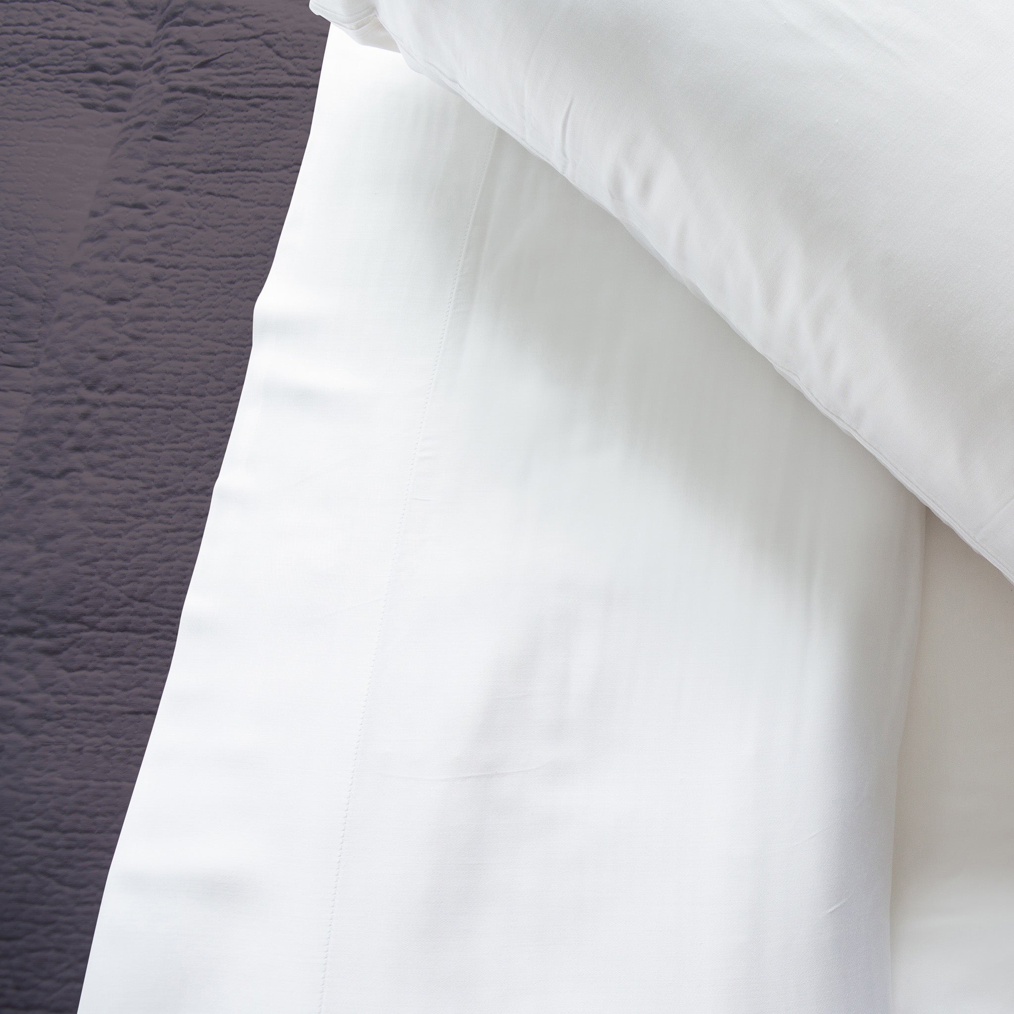 Longaberger 7-Piece Bedding Set - Smoke Quilt with White Sheet Set - 图片 3