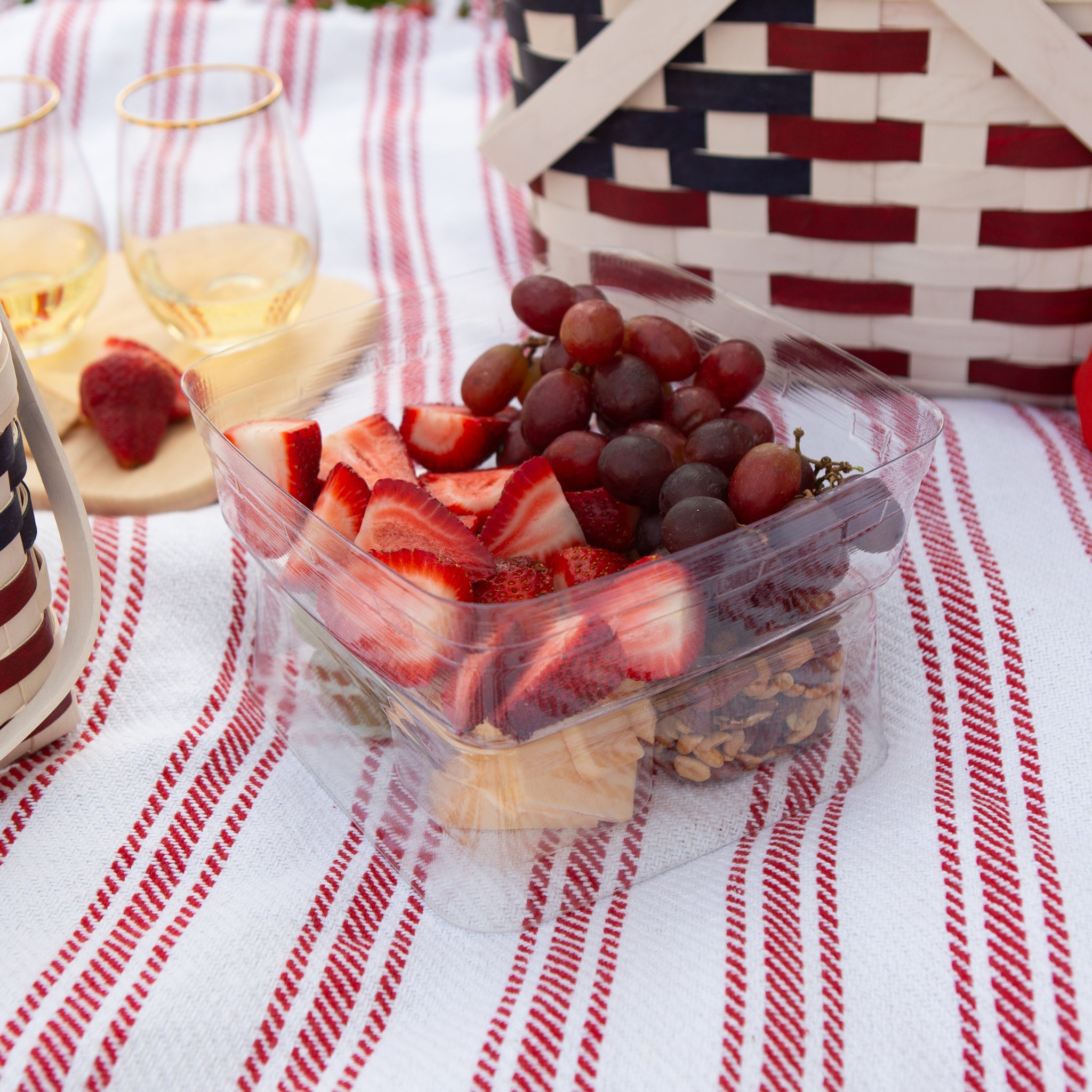 Americana Provision Picnic Basket with Protectors - White - 图片 9