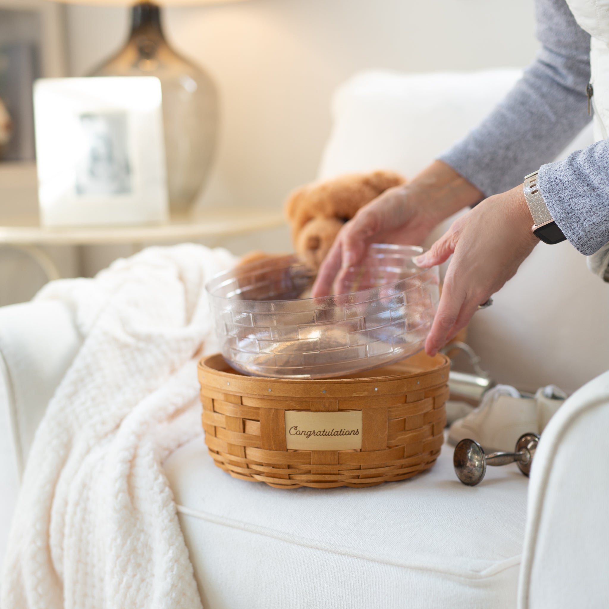 Celebrations Congratulations Basket with Protector - Warm Brown - 图片 3