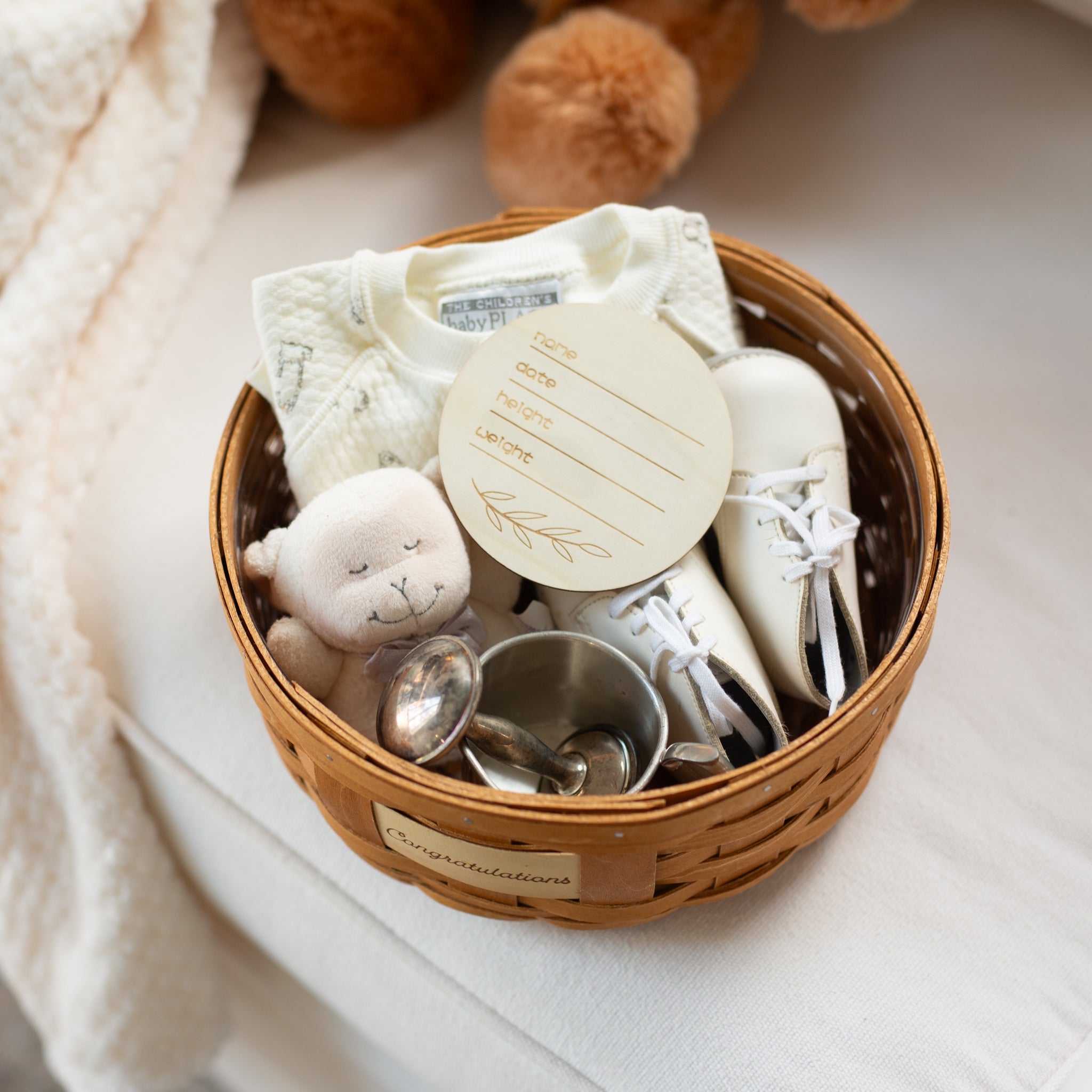 Celebrations Congratulations Basket with Protector - Warm Brown - 图片 6