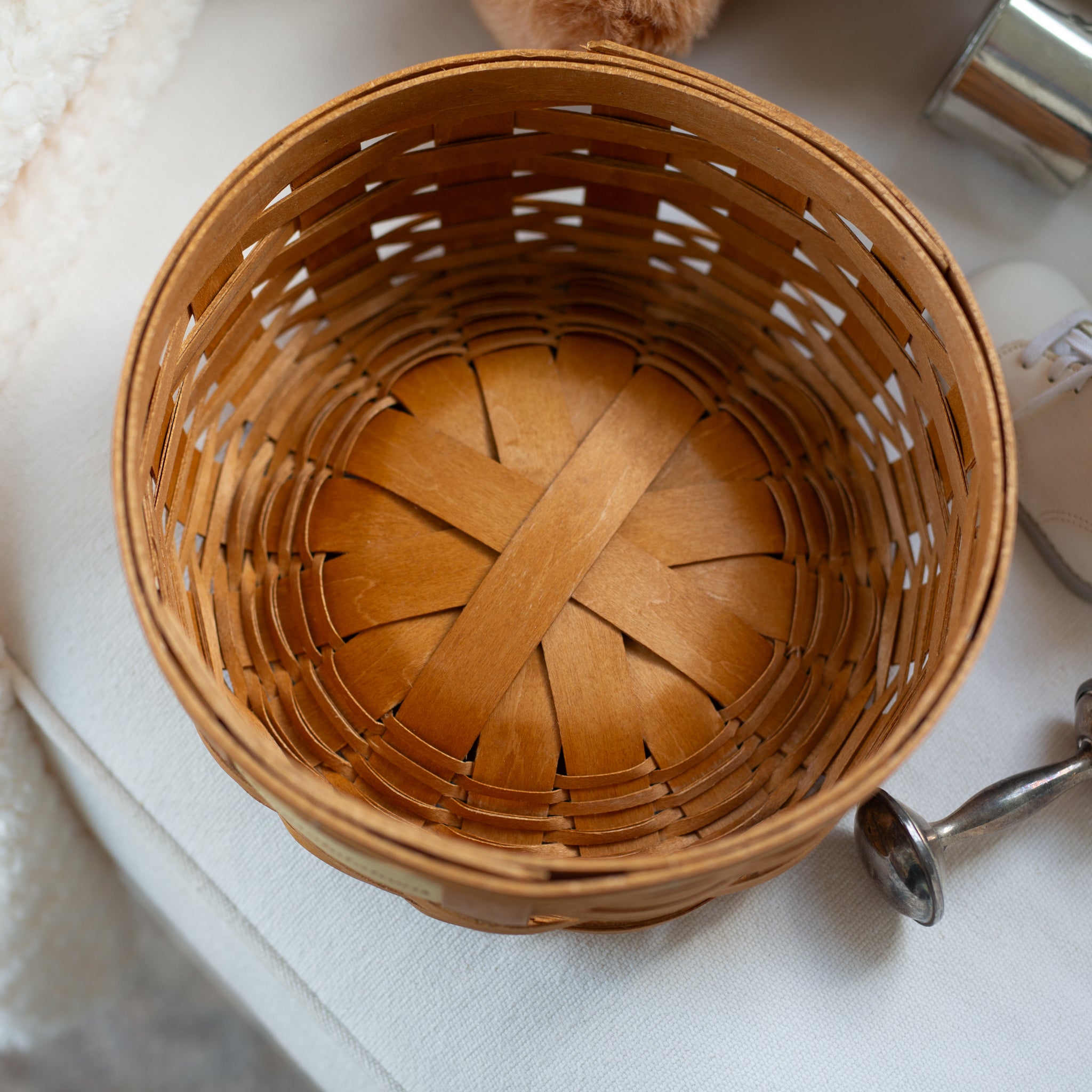 Celebrations Congratulations Basket with Protector - Warm Brown - 图片 8
