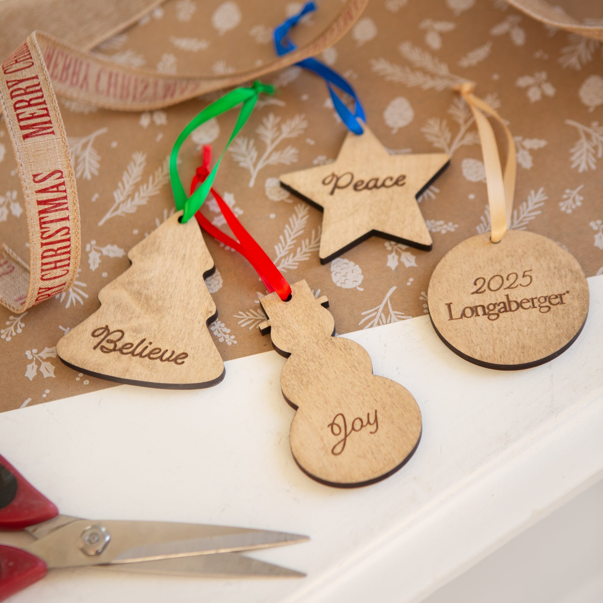 Christmas 4-Piece Wooden Ornament Set - Assorted - 图片 2