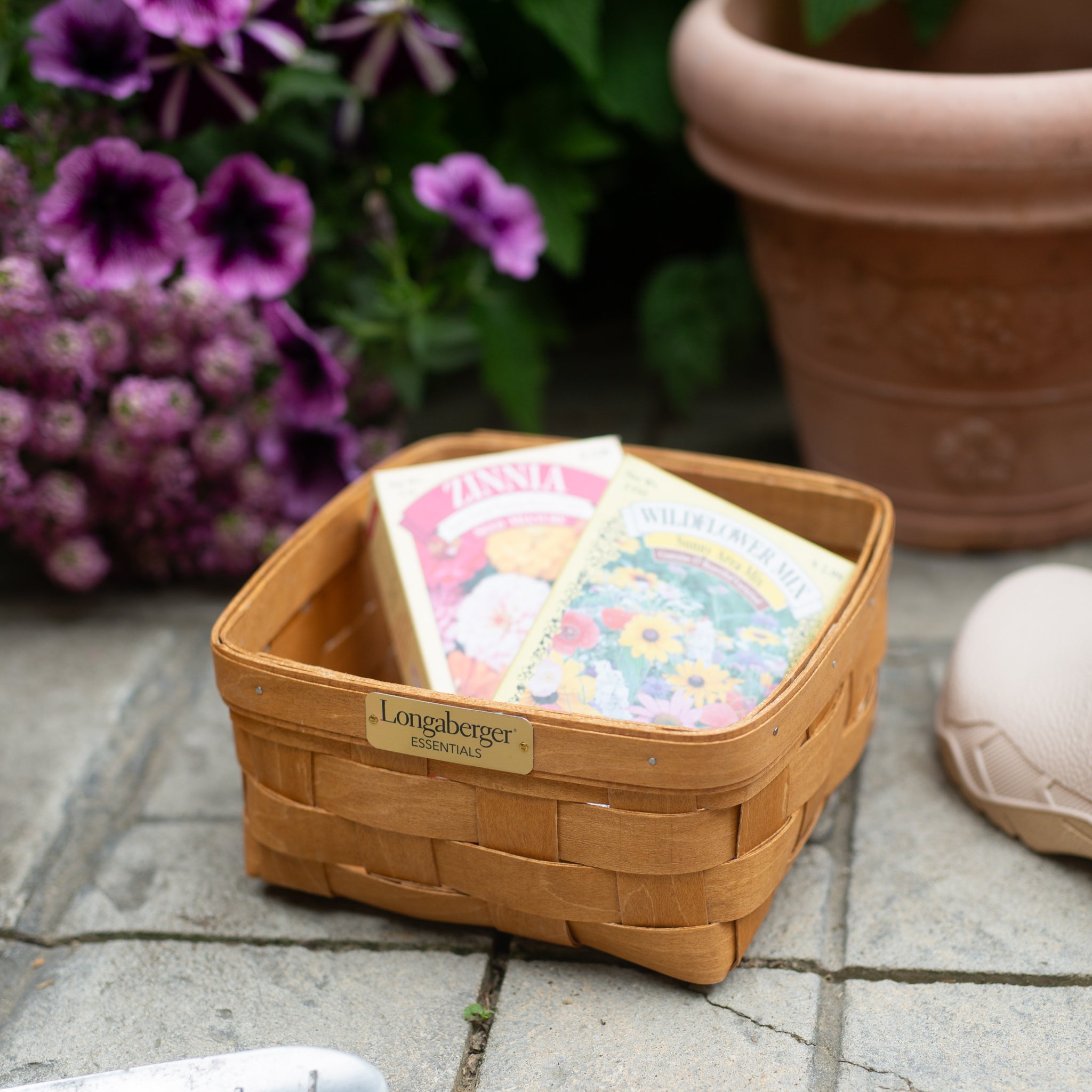 Collector's Essentials Small Square Basket with Protector - 图片 6